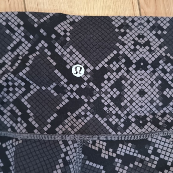 Lululemon Wunder Under Crop High Rise Sz 6 - Picture 5 of 8